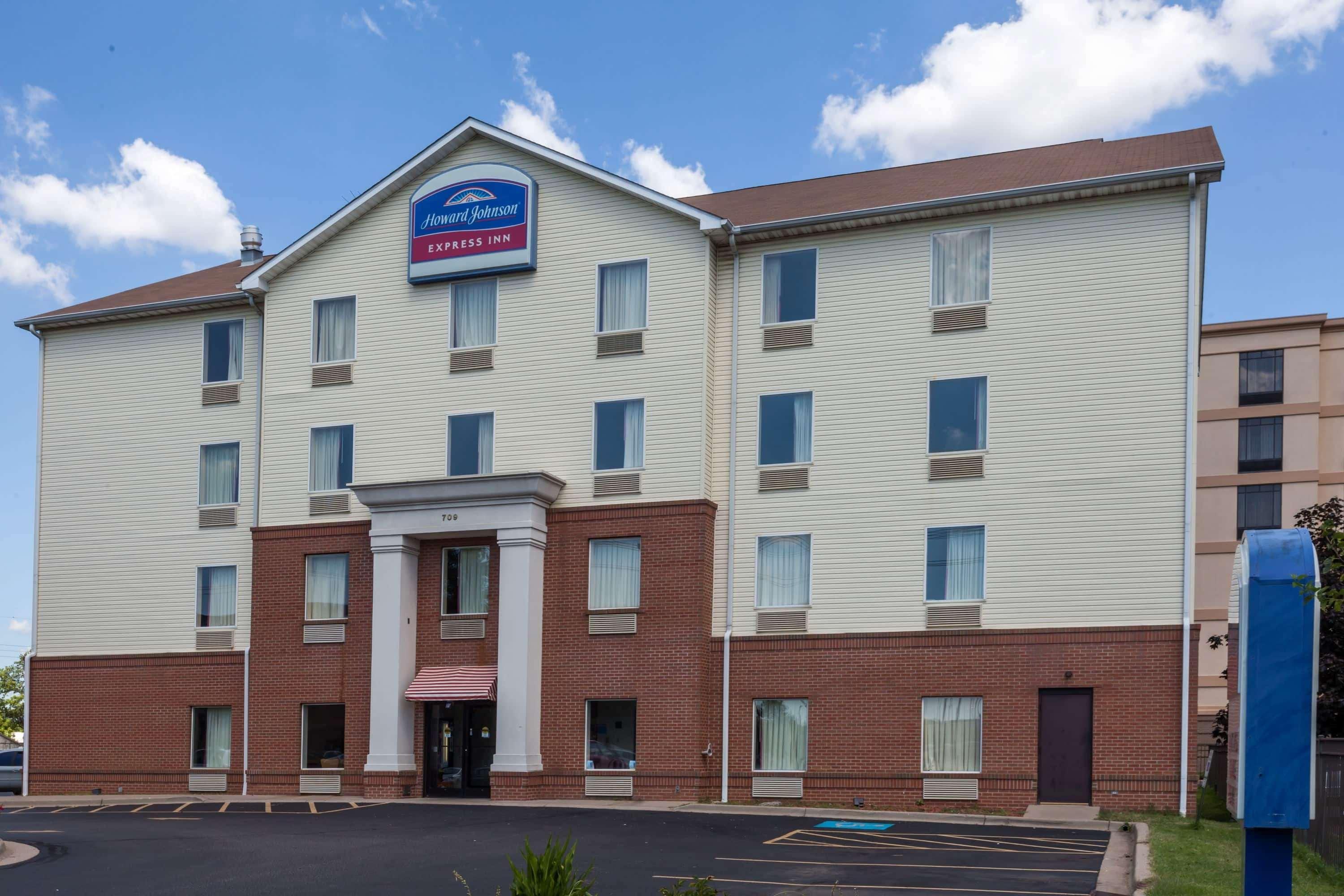 Howard Johnson By Wyndham Airport Луисвил Екстериор снимка