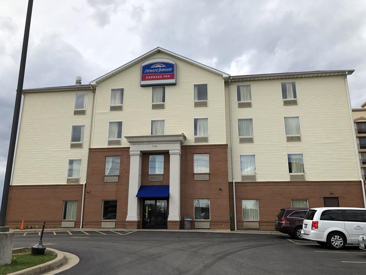Howard Johnson By Wyndham Airport Луисвил Екстериор снимка
