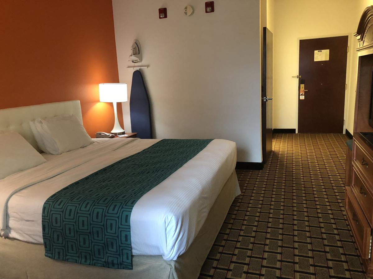 Howard Johnson By Wyndham Airport Луисвил Екстериор снимка